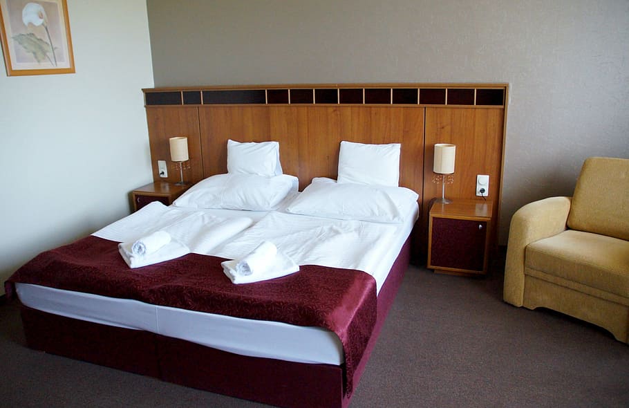 white, maroon, twin, bed, set, room, hotel, double bed, bedroom, sleep