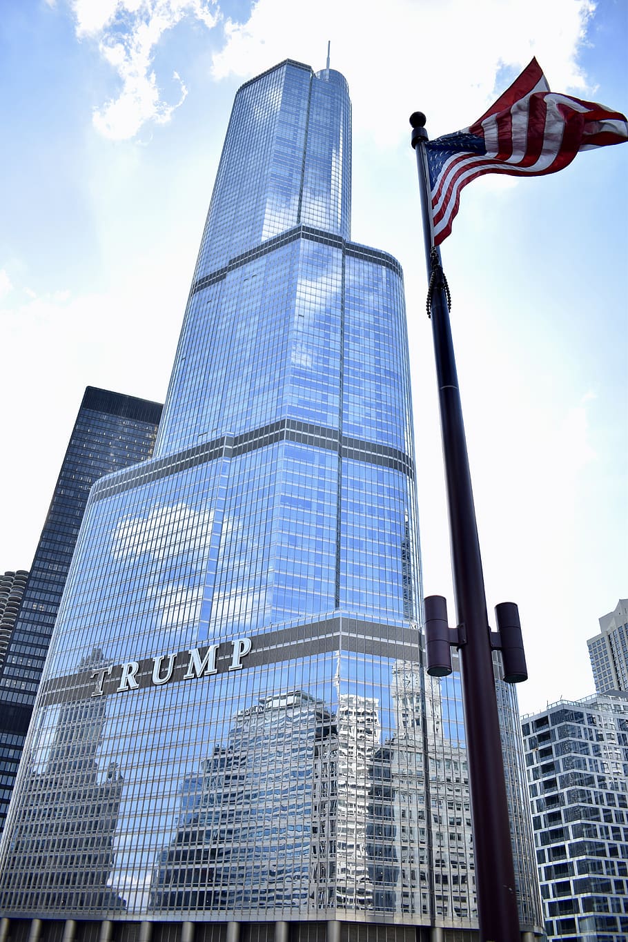 trump, tower, chicago, flag, architecture, built structure, building exterior, low angle view, sky, office building exterior