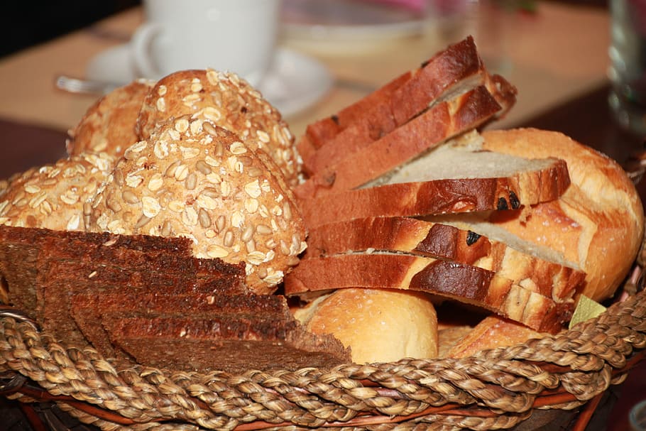 leavened, breads, basket, bread, breadbasket, breakfast, bread slices, white bread pastries, pastries, crispy