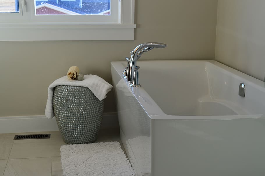 white, fleece towel, bathtub, tub, bathroom, bath, bathing, house, home, room