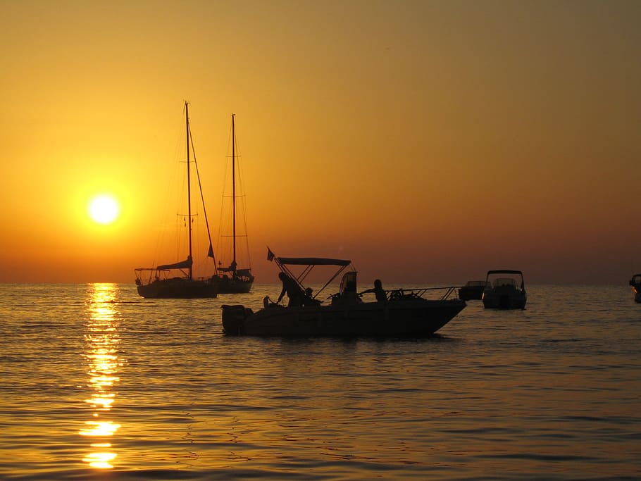 Matahari terbenam, Cala, Mallorca, Spanyol, badan air, orang-orang, perahu, air, kapal laut, langit