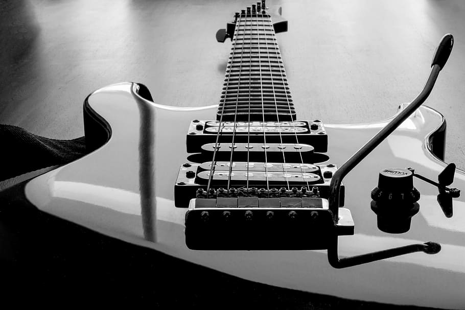 grayscale photo, stratocaster guitar, Electric Guitar, Guitar, Strings, Pickup, guitar, strings, musical instrument, music, saddle