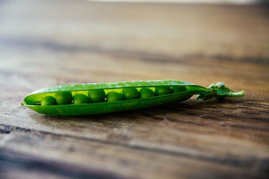 green, peas, brown, wooden, surface, table, bokeh, food, seed, close-up