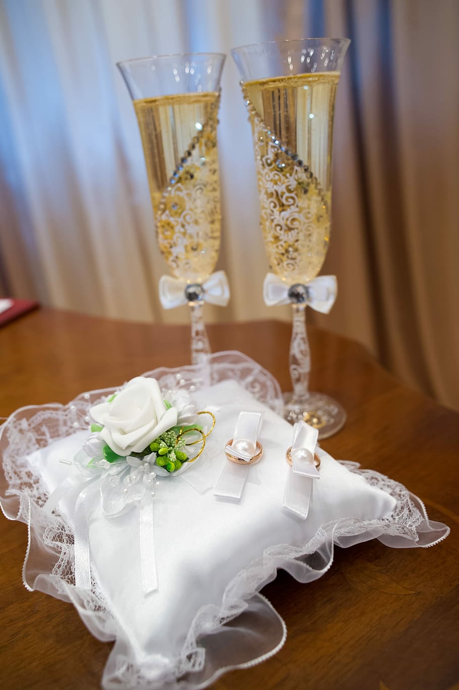 Exposure, Wedding Rings, wedding, wine glasses, champagne, with champagne glass, pad, in the registry office, white rose, food and drink