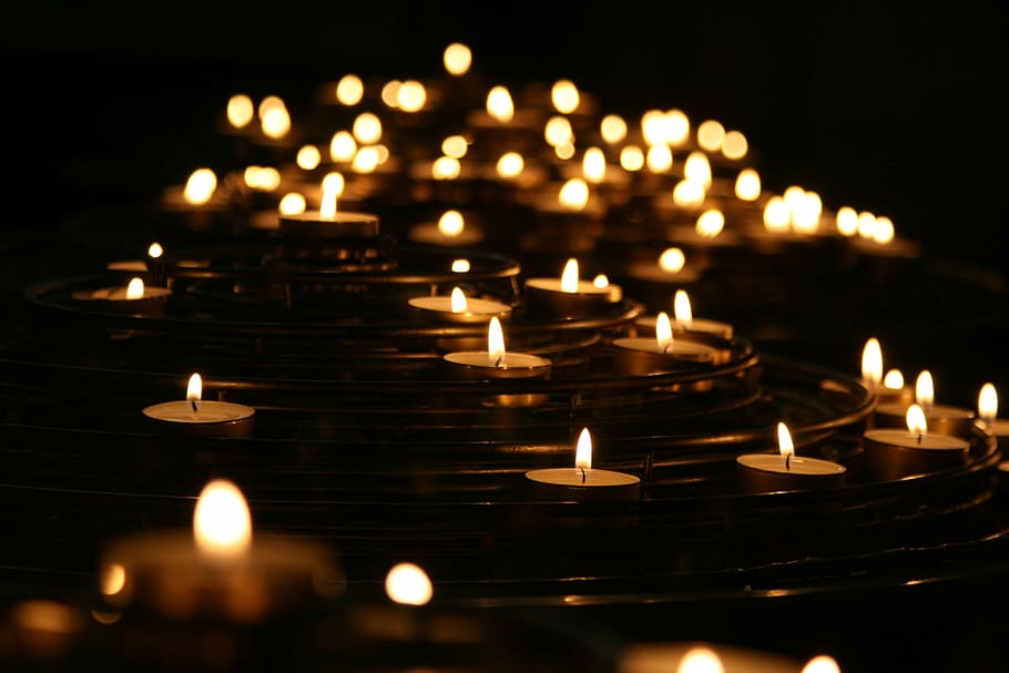 Fotografía macro, velas candelitas, velas, oscuro, llamas, iluminado, luz, llama, quema, religión