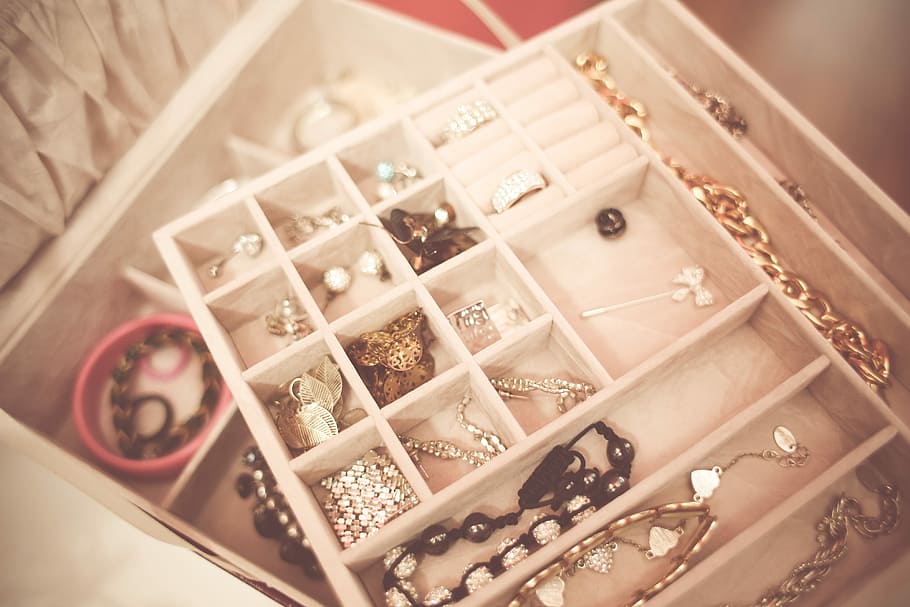 opened jewelry box, Jewelry Box, accessories, box, fashion, jewelry, close-up, sweet food, indoors, food and drink