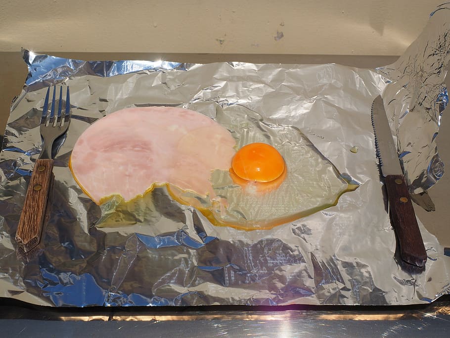 egg, fried, fry, attempt, sun, heat, heating up, ham, knife, fork