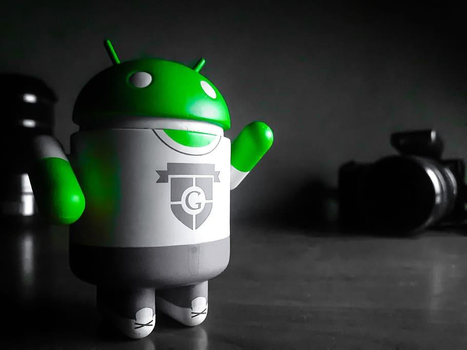 focus photography, white, green, android toy, android, toy, robot, technology, cartoon, character