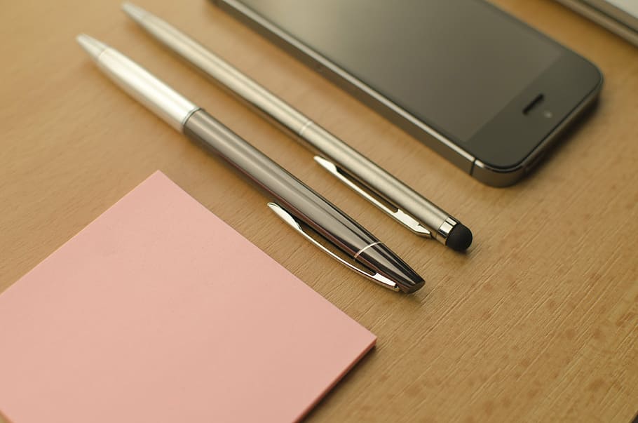 dois, canetas de torção, mesa, maçã, tecnologia, mac, pegajosa, notas, notas adesivas, caneta