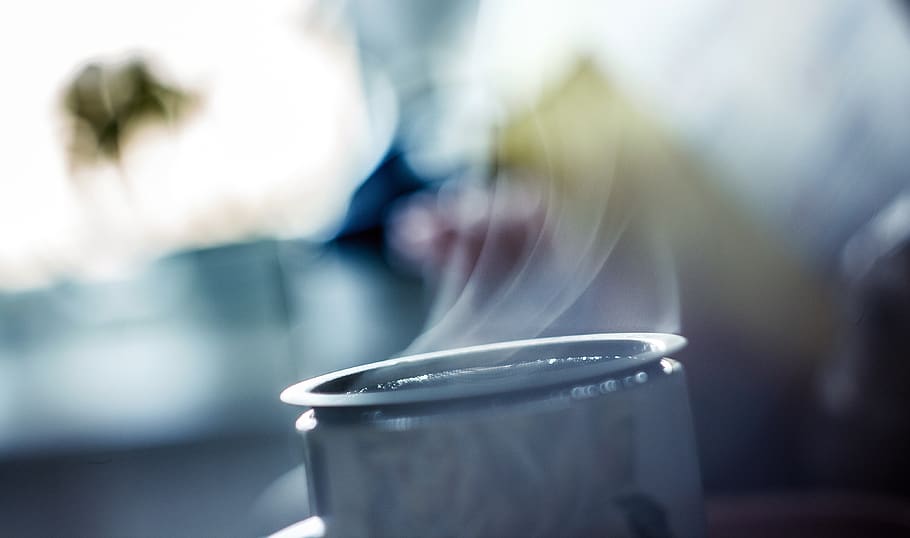 steam, blur, blurry, focus on foreground, close-up, food and drink, day, selective focus, defocused, single object