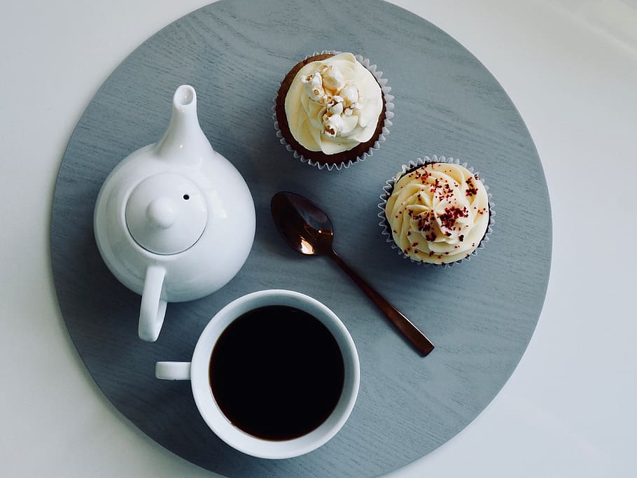 cupcake, tea pot, coffee, black coffee, tea, spoon, food, drink, break, tray