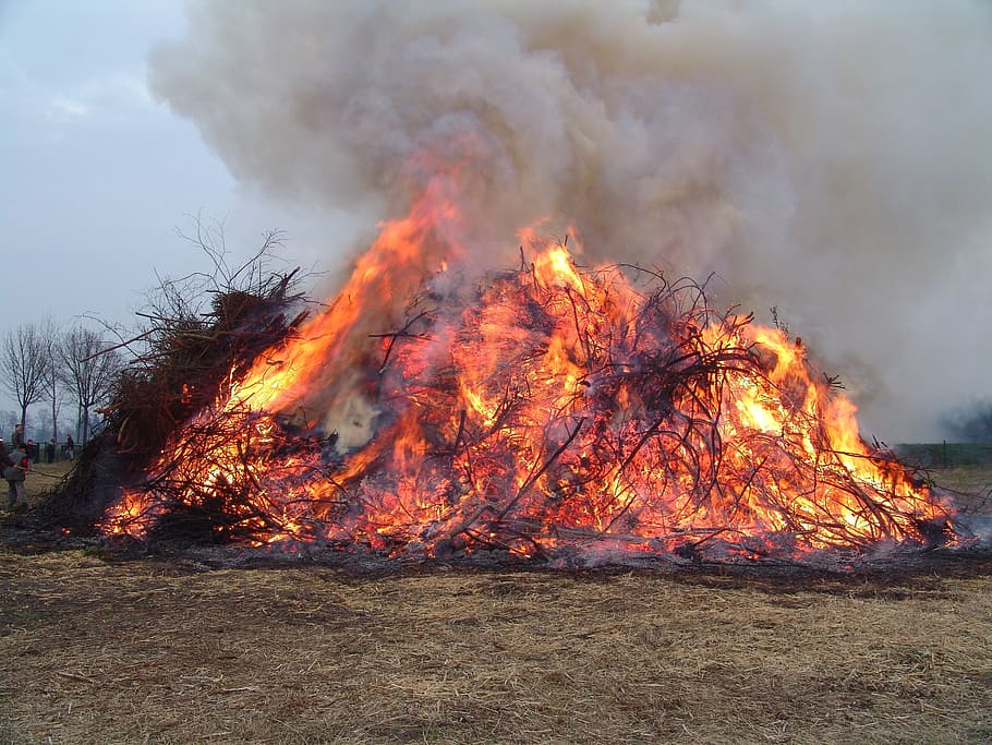 easter fire, easter, fire, burning, fire - natural phenomenon, flame, heat - temperature, smoke - physical structure, land, nature