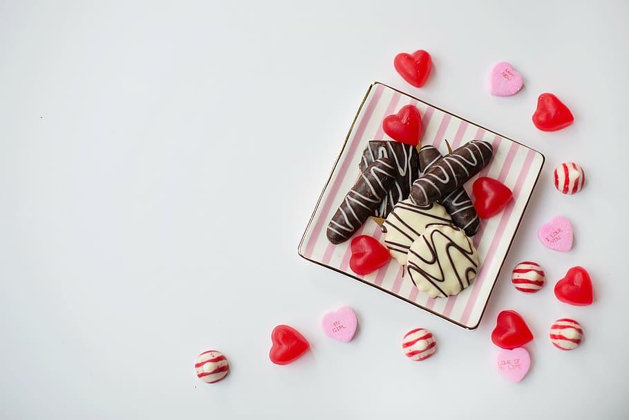 chocolates, pink, white, plate, valentine's day, candy, heart, love, valentine, romantic
