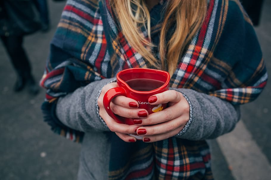 merah, mug, cangkir, kopi, minuman, tangan, orang, gadis, dingin, cuaca