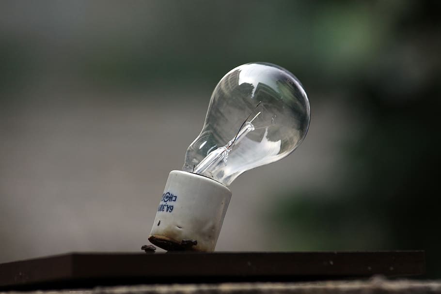 light bulb, the old bulb, broken bulb, lamp, vintage lamp, the old lamp, incandescent bulb, glass - material, focus on foreground, close-up