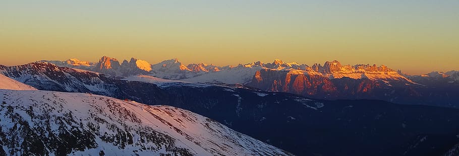 Foto de paisaje, nevado, montaña, puesta de sol, Tirol del Sur, Dolomitas, montañas, sol, sombra, cielo