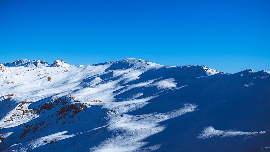 foto de paisagem, montanha, coberto, neve ath, durante o dia, montanhas, neve, inverno, azul, céu
