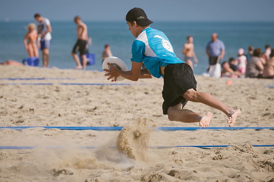 man, catching, white, ball, seashore, frisbee, sand, beach, sea, sport