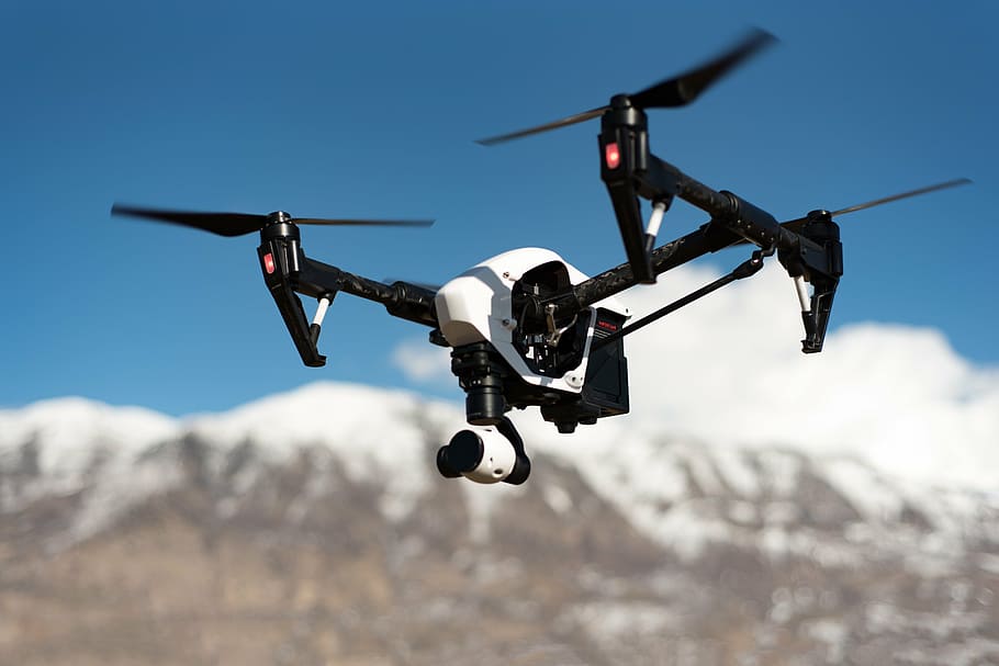 dangkal, fotografi fokus, hitam, putih, drone quadcopter, drone, langit, kamera, jarak jauh, kontrol