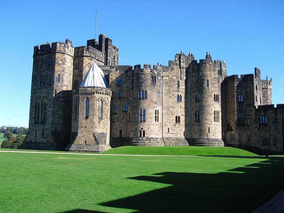 coklat, kastil, hijau, padang rumput, siang hari, kastil alnwick, alnwick, northumberland, bangsawan Inggris, arsitektur