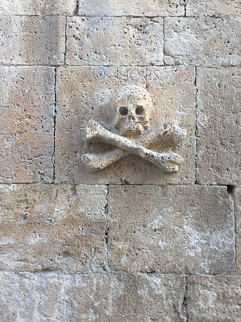 camino-santiago-church-skull-facade-royalty-free-thumbnail.jpg