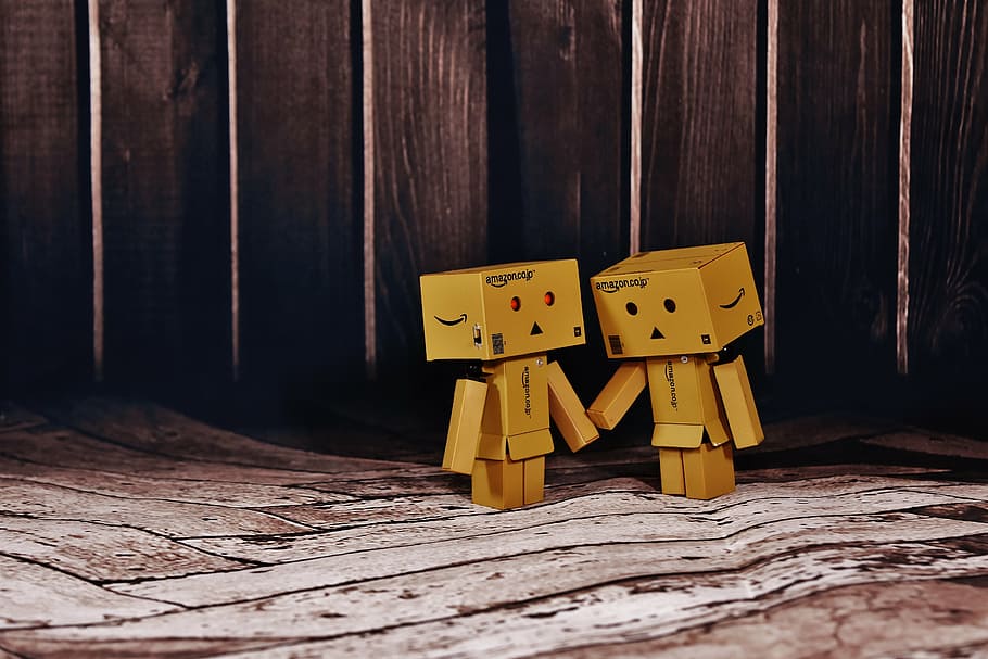 two brown toys, danbo, figure, together, hand in hand, love, togetherness, for two, funny, figures