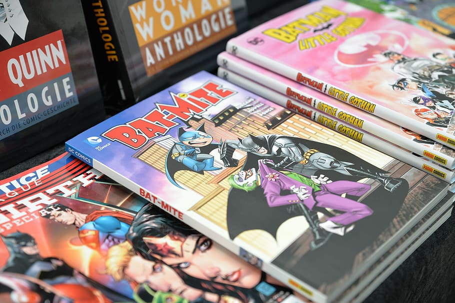 histórias em quadrinhos da DC, quadrinhos, livro, batman, livros, desenhos animados, ninguém, dentro de casa, dia, close-up