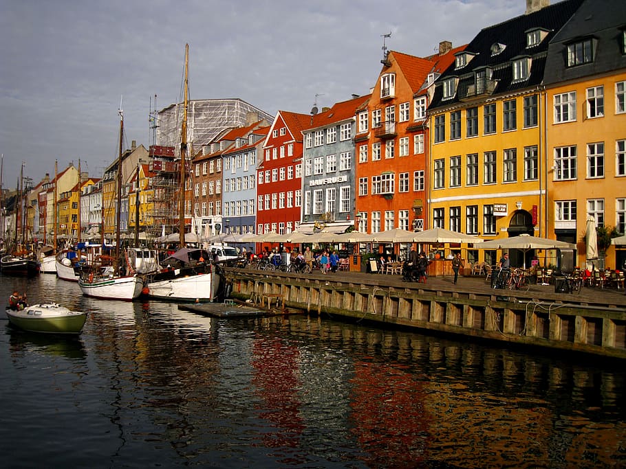 ボート, 横にある, 黄色, オレンジ, 建物, 昼間, コペンハーゲン, デンマーク, ランドマーク, 観光