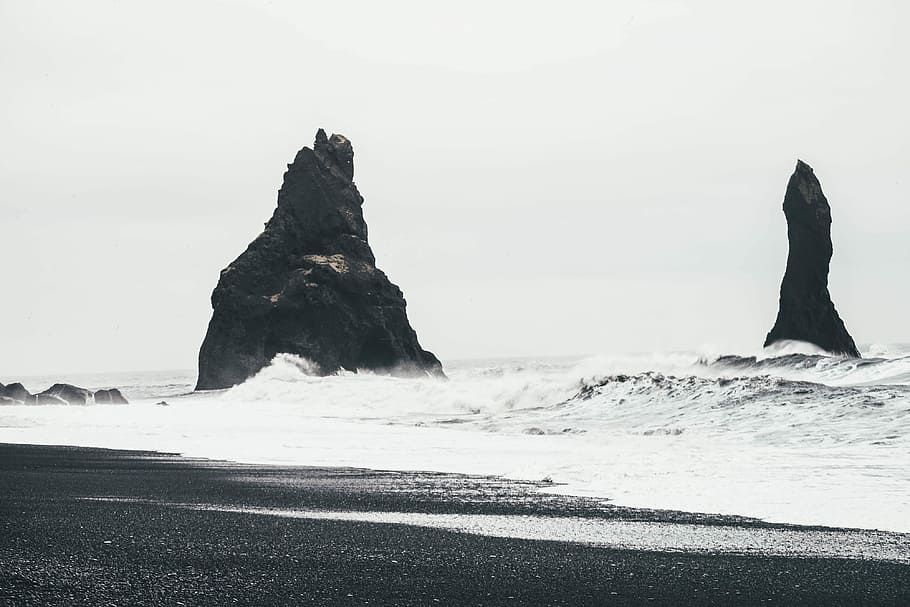 foto em escala de cinza, litoral, escala de cinza, foto, praia, preto e branco, rochas, mar, costa, ondas