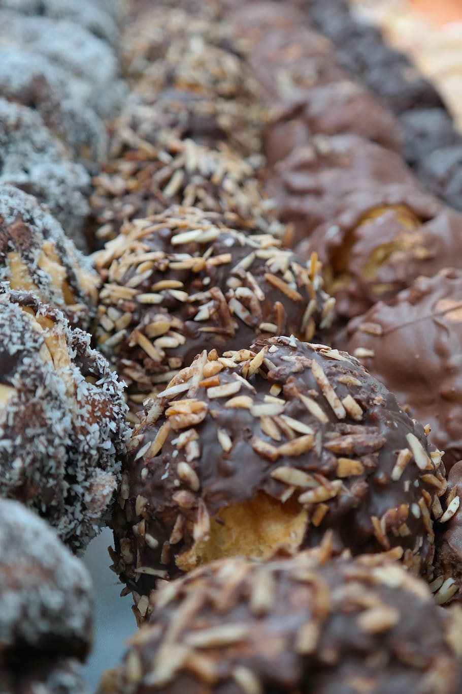pastries, sweetness, snow bales, baker, treat, chocolate, sweet, fine pastry, small cakes, cookies