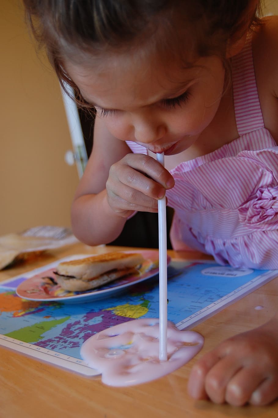 girl, using, white, plastic straw, spill, straw, dinner, mess, drink, toddler