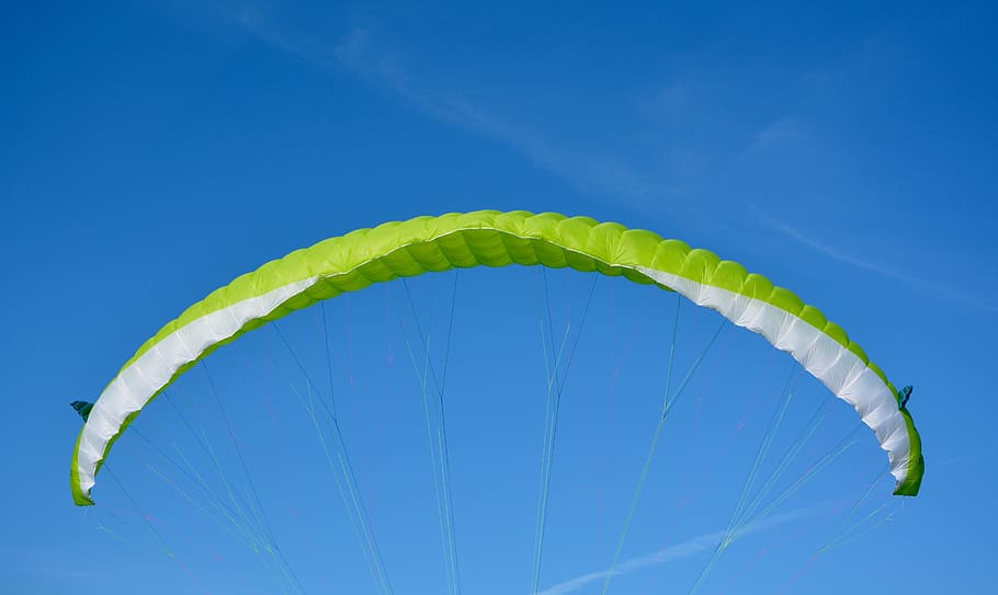 sailing paragliding, veil yellow green, paraglider jody, swollen sail in the wind, sailing fly, veil steals, outdoor, blue, sky, flying