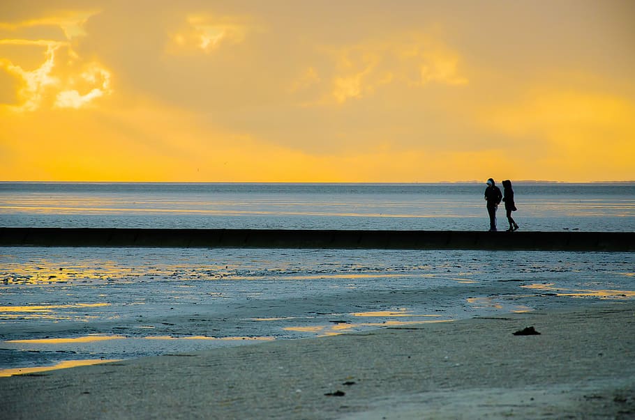 dos, personas, caminar, orilla del mar, romance, amor, cordón amanecer, puesta de sol, arena, playa