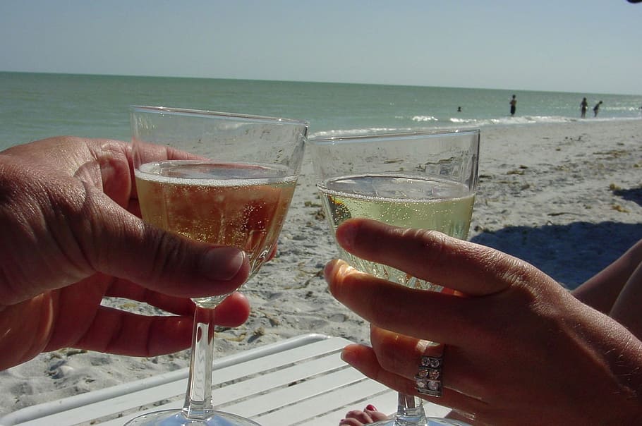 dos, persona, brindis, champaña, playa, arena, amor, matrimonio, luna de miel, mano humana