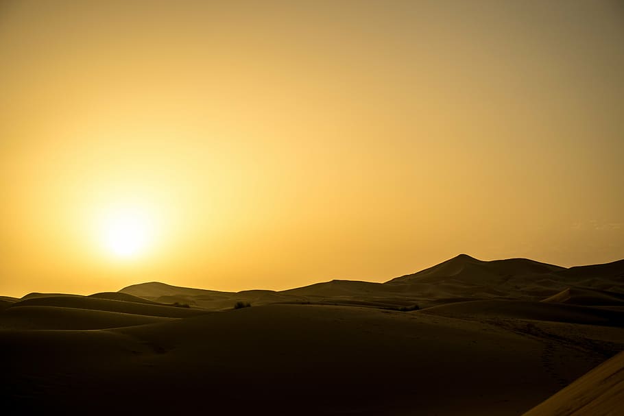 matahari terbenam, bukit pasir, dataran tinggi, lanskap, alam, luar ruangan, langit, hijau, lapangan, rumput