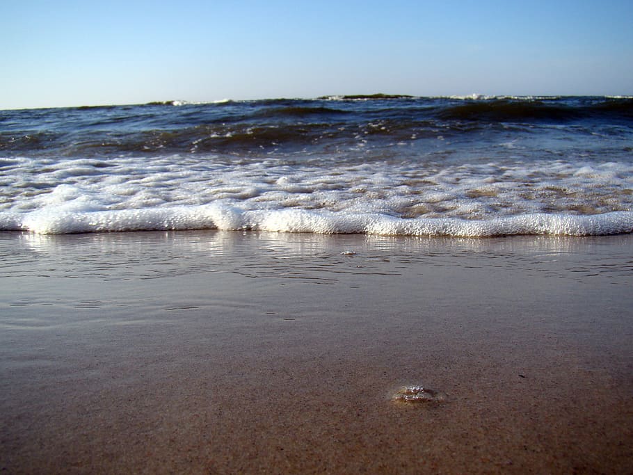 piana, beach, the waves, sea, snowmen, sea foam, waves, sand, the baltic sea, sandy beach