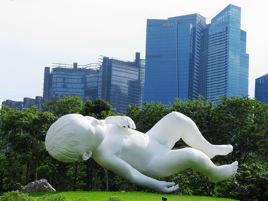 berbaring, patung bayi, depan, bertingkat tinggi, bangunan, singapura, taman di tepi teluk, marina, pariwisata, taman