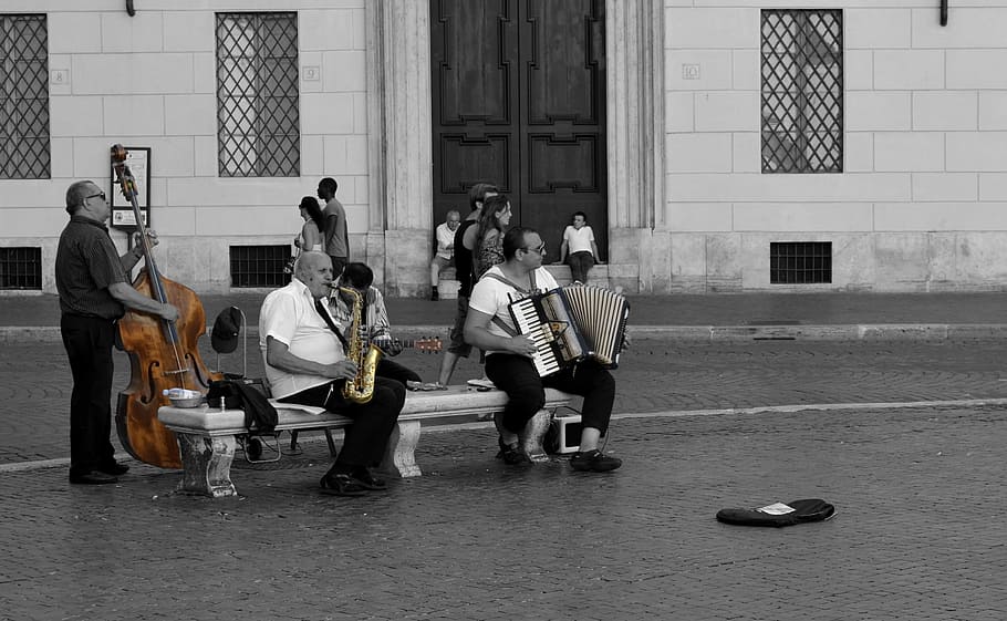 Italia, Roma, músicos callejeros, vacaciones, grupo mediano de personas, jugando, de cuerpo entero, personas reales, practicando, educación