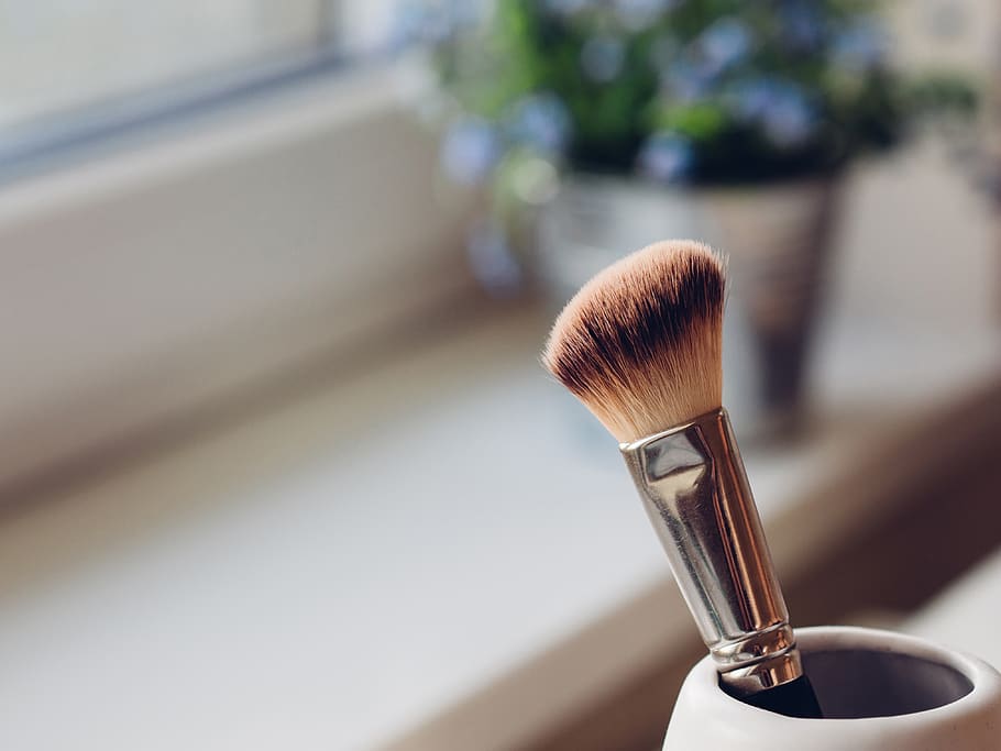 makeup, brush, objects, make-up brush, beauty product, make-up, close-up, focus on foreground, face powder, fashion