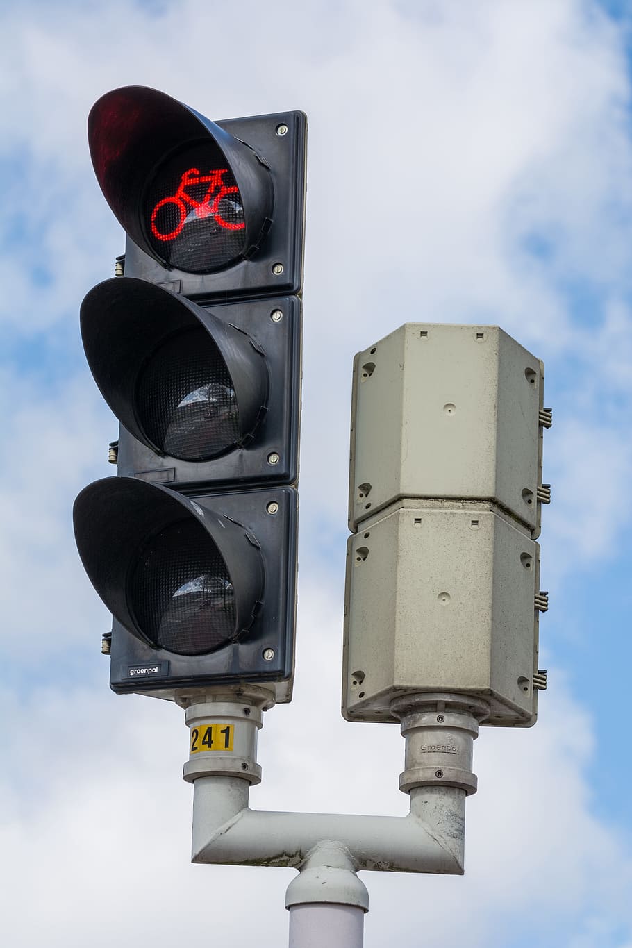 black traffic light, traffic light, traffic lights, crossing, danger, sign, crossroads, light, red, red light
