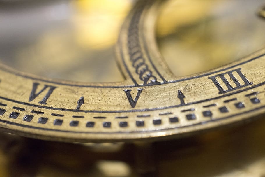close, photography, brown, metal surface, Compass, Five, Macro, Number, Roman, Old