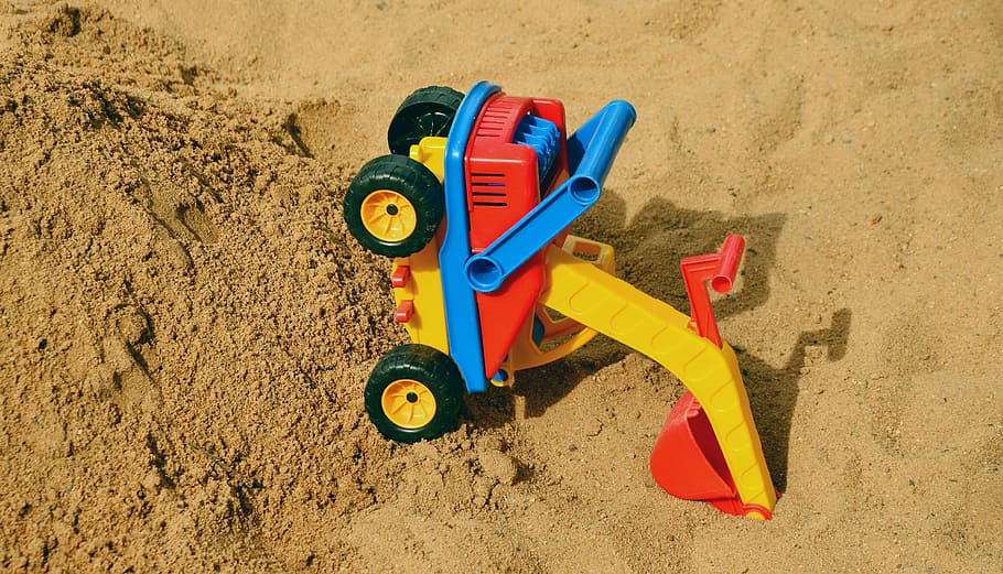 Arena, juguetes, excavadoras, accidentes, juguetes de arena, malestar, accidentes de trabajo, excavaciones, verano, parque infantil