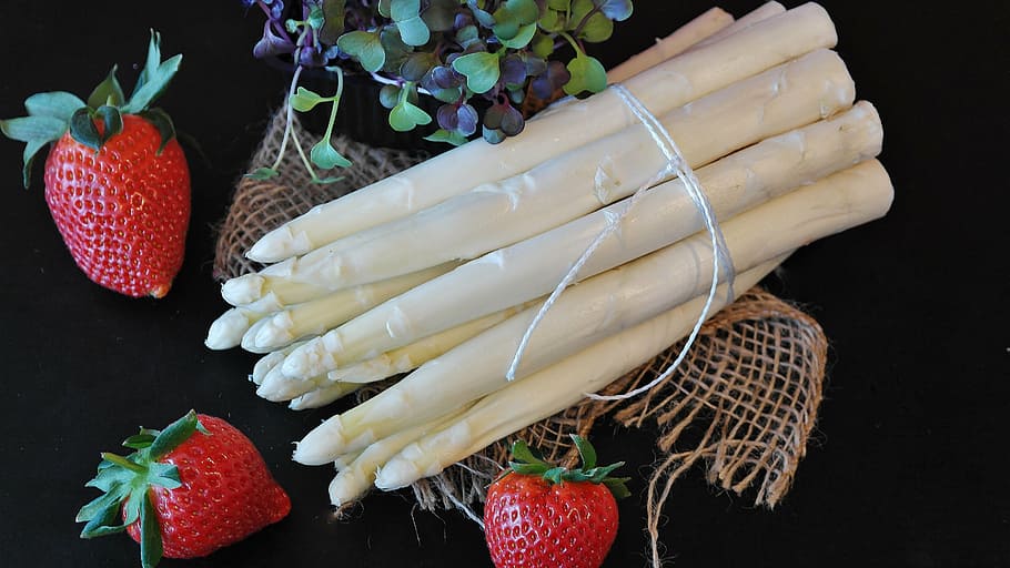 bundle, white, vegetable, three, strawberries, asparagus, spring, market, food, garden