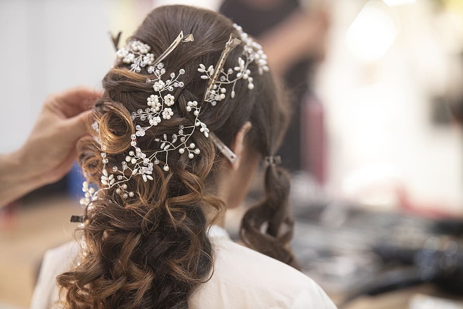 Romantic Wedding Hair Ideas for a Timeless Look