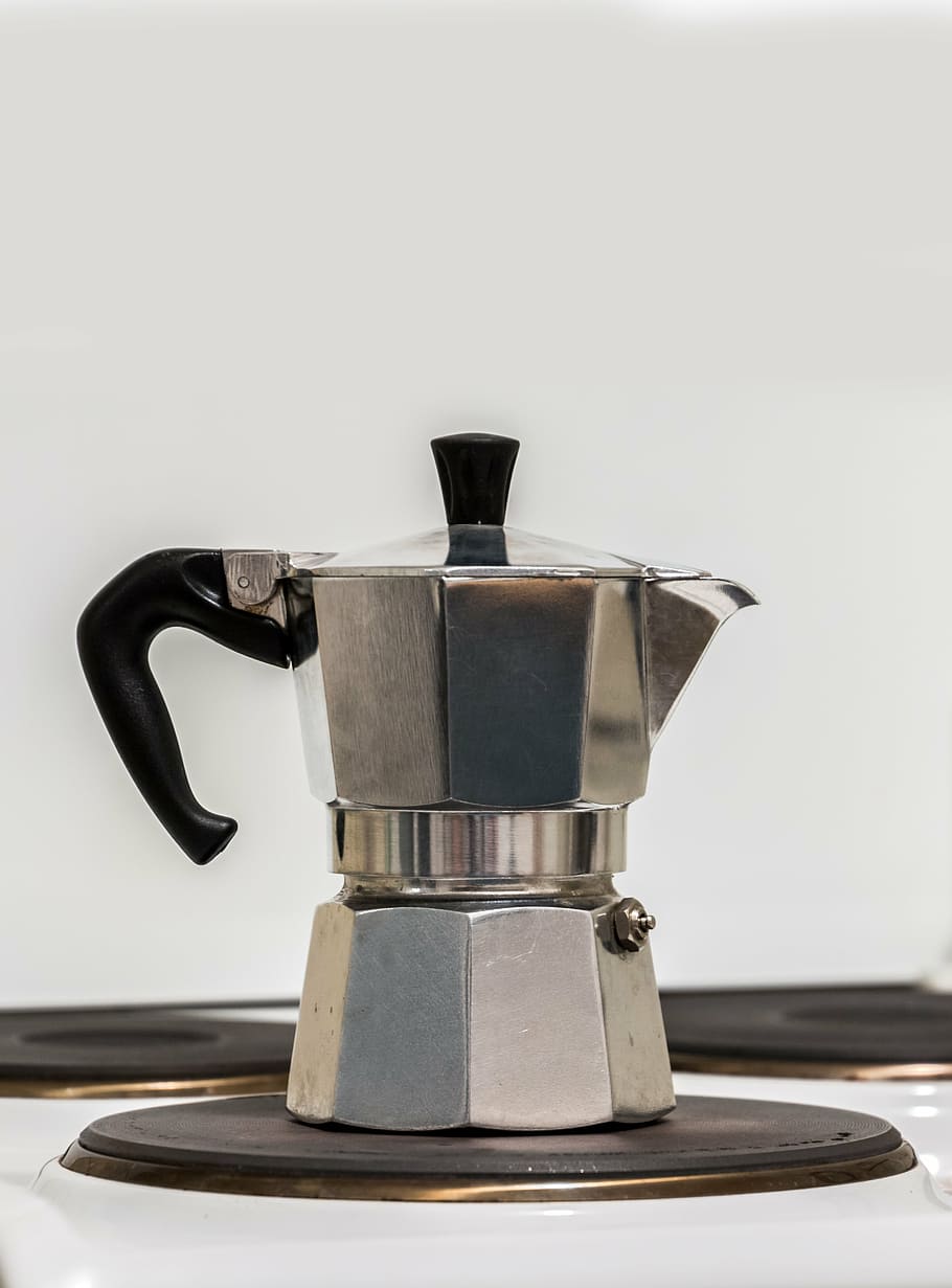 teko baja abu-abu, teh, kopi, pembuat kopi tua, mesin kopi italia tua, membuat kopi, Italia, sarapan, jam kopi, menyiapkan kopi