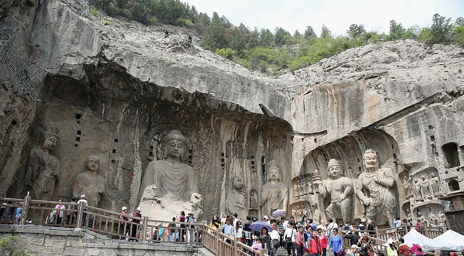 grupo, gente, visitante, estatua, durante el día, cueva del gran Buda, 493 años después de jc, templo fengxian, dinastía tang, meditación