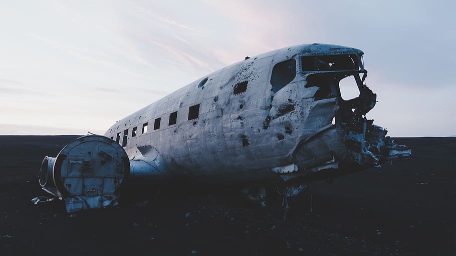 airplane, plane, old, wreck, damage, broken, trash, sky, clouds, dark