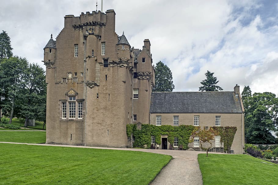crathes castle, castle, banchory, aberdeenshire, natoinal scotland trust, historically, places of interest, architecture, england, uK