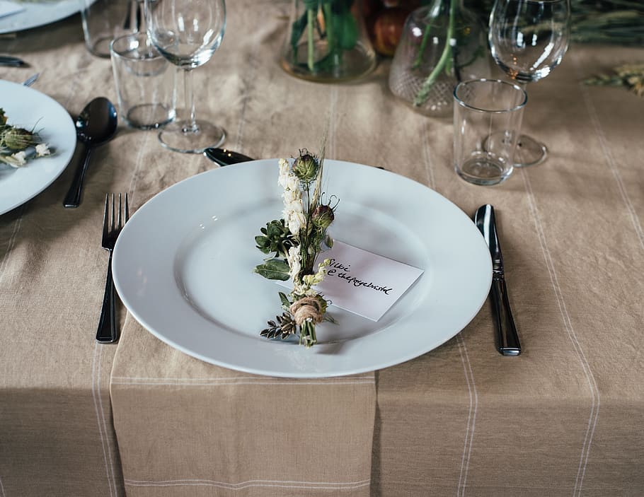 plato, cuchara, tenedor, cuchillo de pan, cubiertos, mesa, tela, flor, dedicación, vidrio