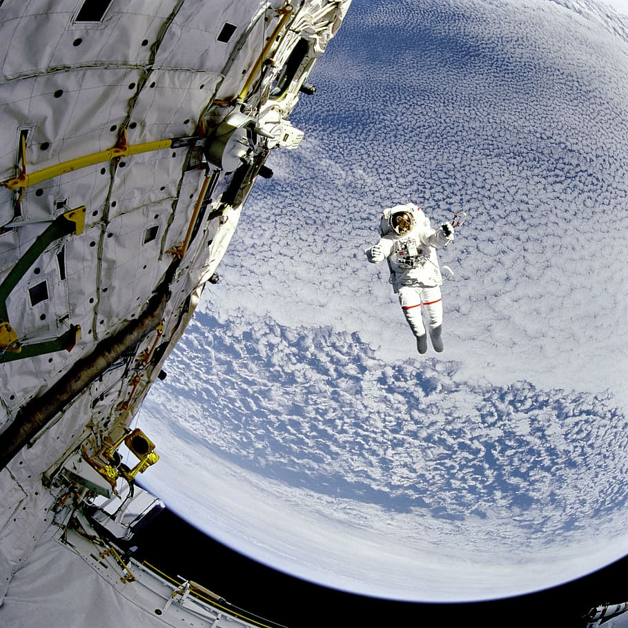 astronauta, flotante, planeta, espacio, cielo, traje, nasa, nubes, caminata espacial, sin gravedad
